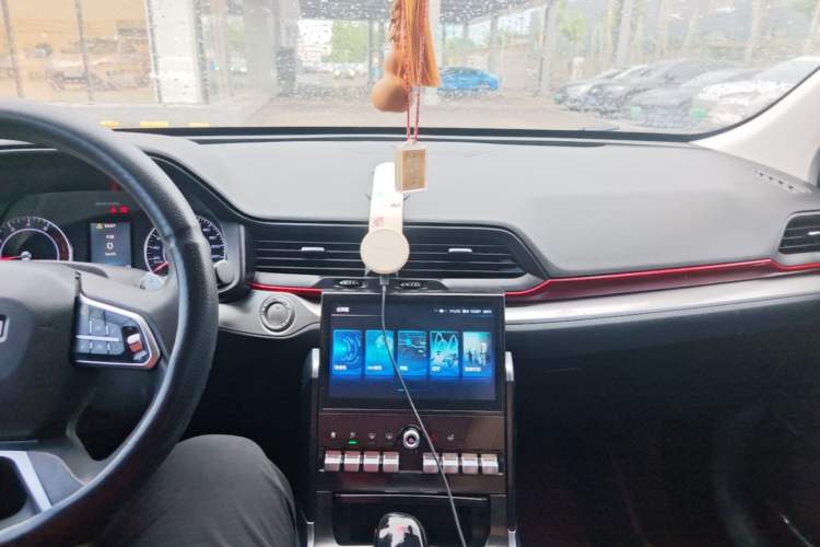 Used Haval H4 2020 Enjoy Edition 1.5T DCT Powerfully Packed Center Console