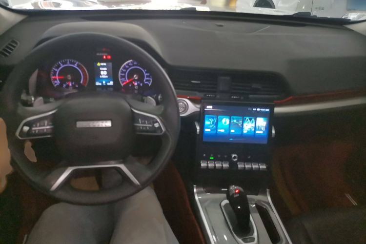 Used Haval H4 2020 Enjoy Edition 1.5T DCT Powerfully Packed Center Console
