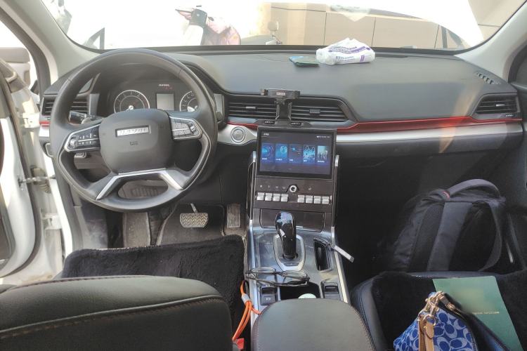 Used Haval H4 2020 Enjoy Edition 1.5T DCT Powerfully Packed Center Console