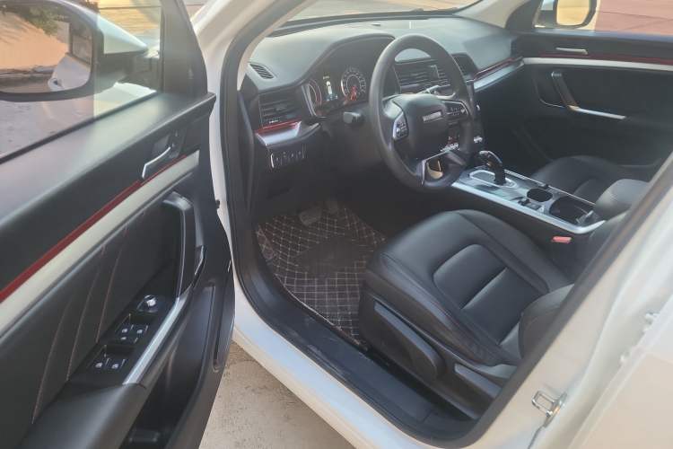 Used Haval H4 2020 Enjoy Edition 1.5T DCT Powerfully Packed Driver Seat