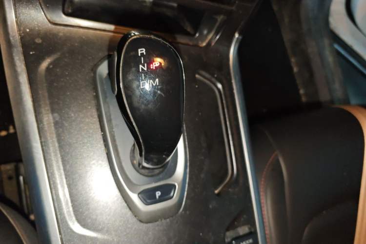 Used Haval H4 2020 Enjoy Edition 1.5T DCT Powerfully Packed Gear Lever