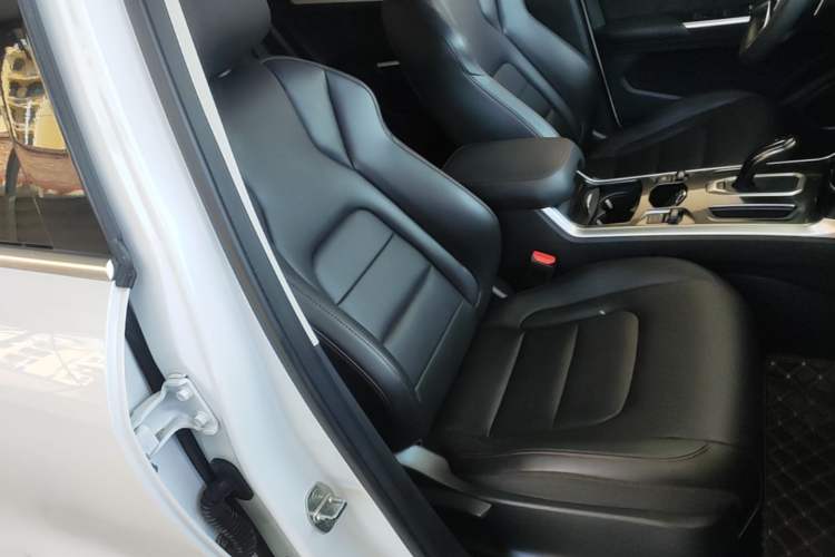 Used Haval H4 2020 Enjoy Edition 1.5T DCT Powerfully Packed Right Front Seat
