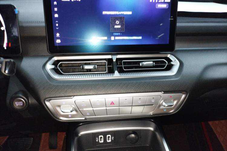 Used Haval H5 2023 2.0T Automatic Two-Wheel Drive LinkedIn Gasoline Audio And AC Panel