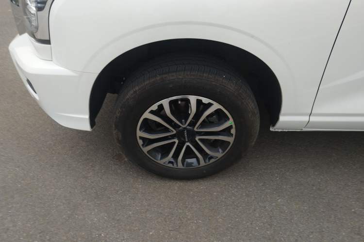 Used Haval H5 2023 2.0T Automatic 4x4 Innovation Edition – Diesel Left Front Wheel Hub