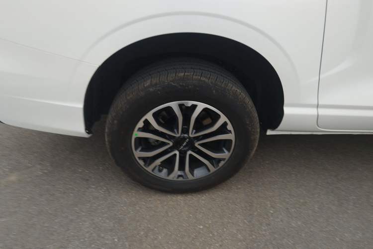Used Haval H5 2023 2.0T Automatic 4x4 Innovation Edition – Diesel Right Rear Wheel Hub