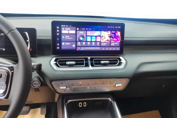 Used Haval H5 2023 2.0T Automatic All-Wheel Drive LinkedIn Gasoline Audio And AC Panel