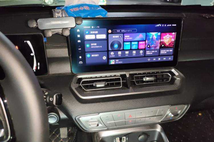 Used Haval H5 2023 2.0T Automatic All-Wheel Drive LinkedIn Gasoline Audio And AC Panel