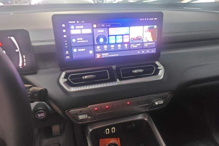 Used Haval H5 2023 2.0T Automatic Two-Wheel Drive LinkedIn Gasoline Audio And AC Panel