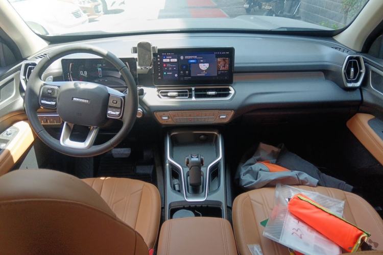 Used Haval H5 2023 2.0T Automatic All-Wheel Drive LinkedIn Gasoline Center Console