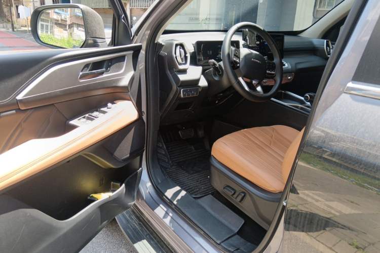 Used Haval H5 2023 2.0T Automatic All-Wheel Drive LinkedIn Gasoline Driver Seat