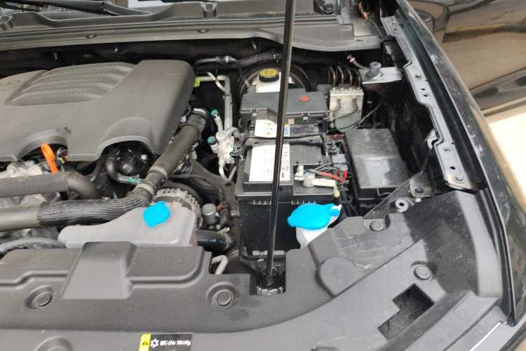 Used Haval H5 2023 2.0T Automatic All-Wheel Drive LinkedIn Gasoline Engine Bay Left