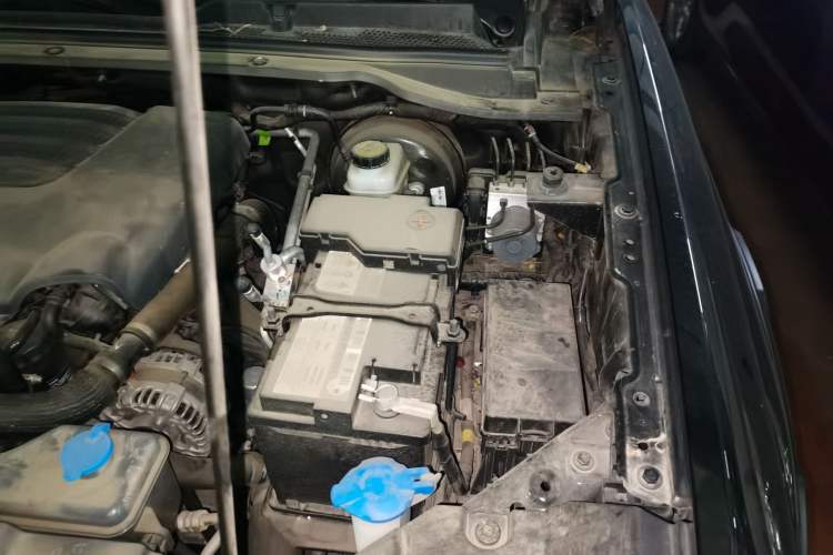 Used Haval H5 2023 2.0T Automatic All-Wheel Drive LinkedIn Gasoline Engine Bay Left