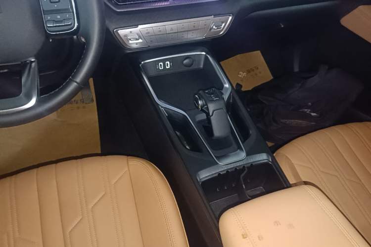 Used Haval H5 2023 2.0T Automatic All-Wheel Drive LinkedIn Gasoline Gear Lever