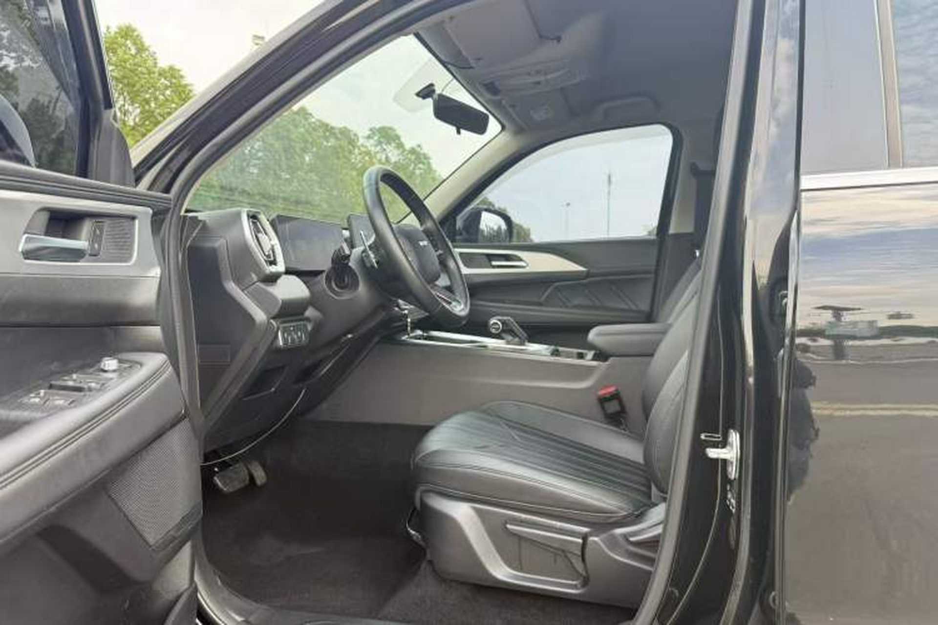 Used Haval H5 2023 2.0T Automatic Two-Wheel Drive Leading Edition Gasoline Interior 2