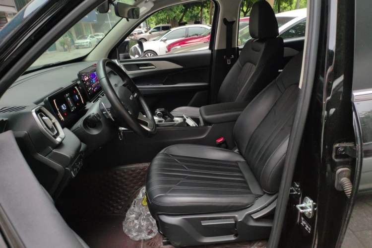 Used Haval H5 2023 2.0T Automatic 4x4 Innovation Edition – Diesel Left Front Seat