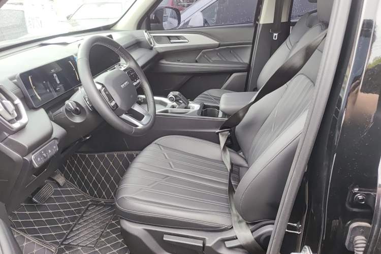 Used Haval H5 2023 2.0T Automatic 4x4 Innovation Edition – Diesel Left Front Seat