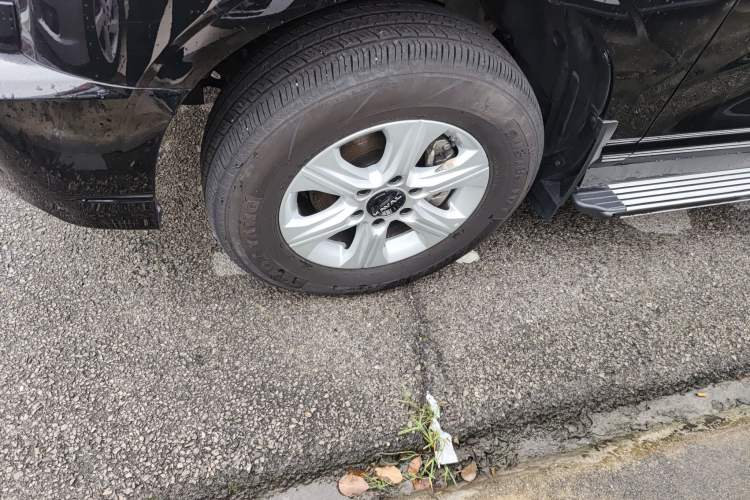 Used Haval H5 2023 2.0T Automatic 4x4 Innovation Edition – Diesel Left Front Wheel Hub