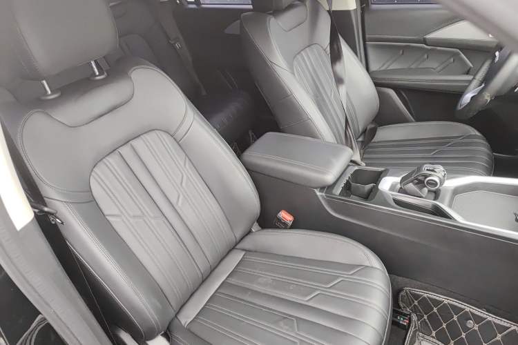 Used Haval H5 2023 2.0T Automatic 4x4 Innovation Edition – Diesel Right Front Seat