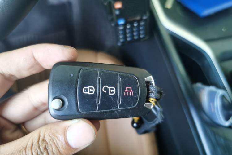 Used Haval H5 2023 2.0T Automatic Two-Wheel Drive Leading Edition Gasoline Vehicle Key