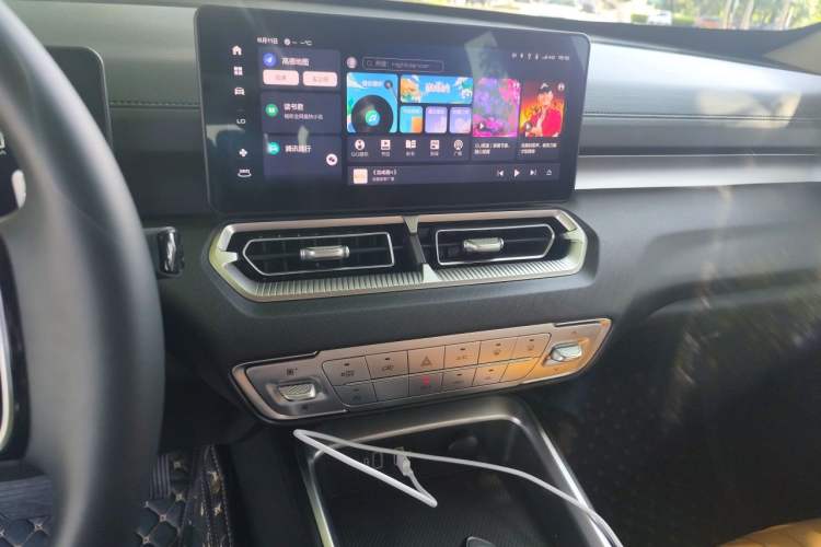 Used Haval H5 2023 2.0T Automatic All-Wheel Drive LinkedIn Gasoline Audio And AC Panel