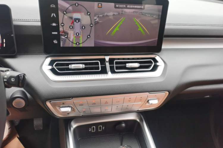 Used Haval H5 2023 2.0T Automatic All-Wheel Drive LinkedIn Gasoline Audio And AC Panel