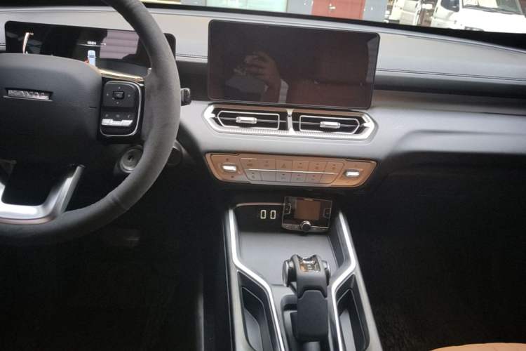 Used Haval H5 2023 2.0T Automatic 4x4 Innovation Edition – Diesel Audio And AC Panel