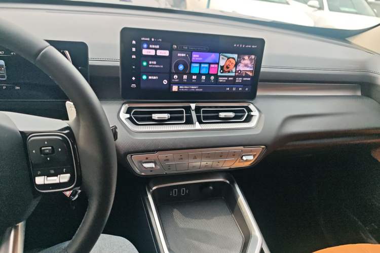Used Haval H5 2023 2.0T Automatic 4x4 Innovation Edition – Diesel Audio And AC Panel