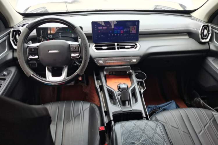 Used Haval H5 2023 2.0T Automatic Two-Wheel Drive Leading Edition Gasoline Center Console