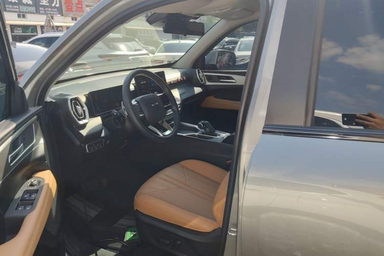 Used Haval H5 2023 2.0T Automatic All-Wheel Drive LinkedIn Gasoline Driver Seat