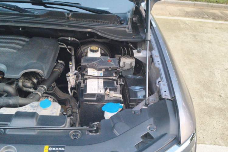 Used Haval H5 2023 2.0T Automatic Two-Wheel Drive LinkedIn Gasoline Engine Bay Left