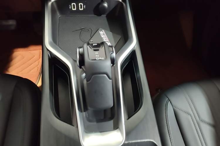Used Haval H5 2023 2.0T Automatic Two-Wheel Drive LinkedIn Gasoline Gear Lever