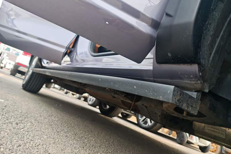 Used Haval H5 2023 2.0T Automatic 4x4 Innovation Edition – Diesel Right Side Sill