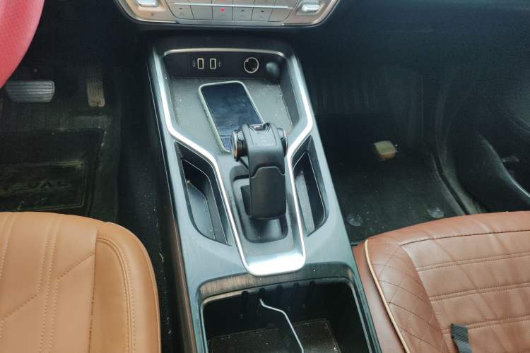 Used Haval H5 2023 2.0T Automatic 4x4 Innovation Edition – Diesel Gear Lever