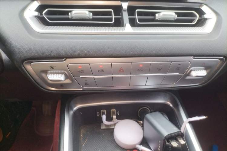 Used Haval H5 2023 2.0T Automatic Two-Wheel Drive Leading Edition Gasoline Audio And AC Panel