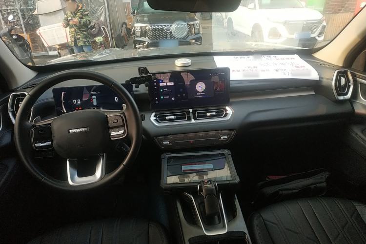 Used Haval H5 2023 2.0T Automatic 4x4 Innovation Edition – Diesel Center Console