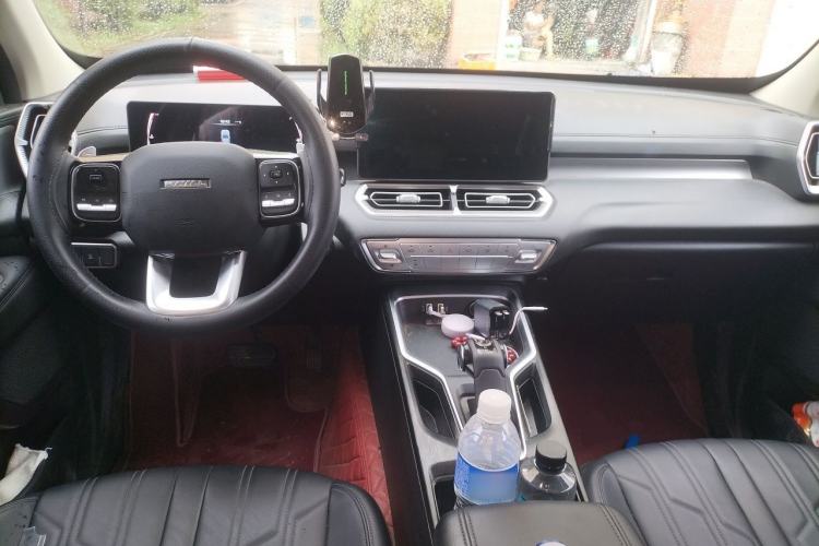 Used Haval H5 2023 2.0T Automatic Two-Wheel Drive Leading Edition Gasoline Center Console