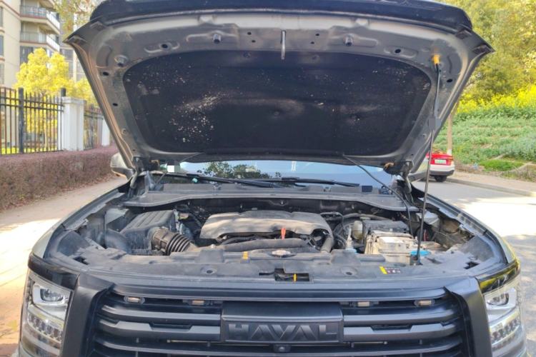 Used Haval H5 2023 2.0T Automatic Two-Wheel Drive LinkedIn Gasoline Engine Bay