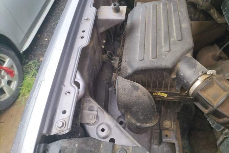 Used Haval H5 2023 2.0T Automatic Two-Wheel Drive Leading Edition Gasoline Engine Bay Right
