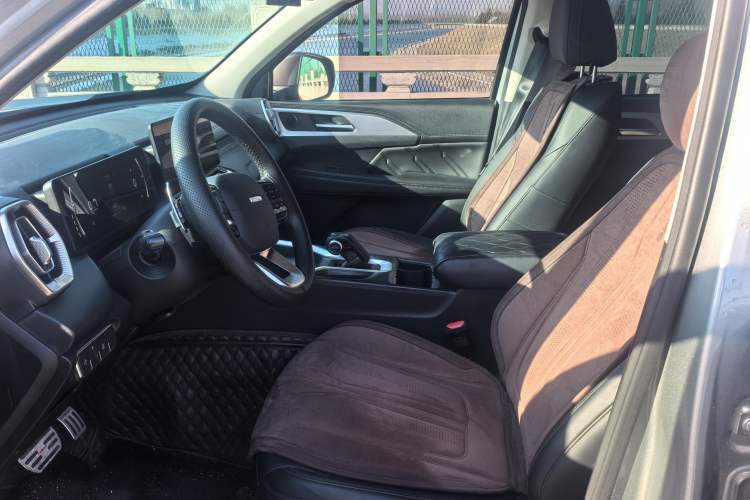 Used Haval H5 2023 2.0T Automatic All-Wheel Drive LinkedIn Gasoline Interior 3