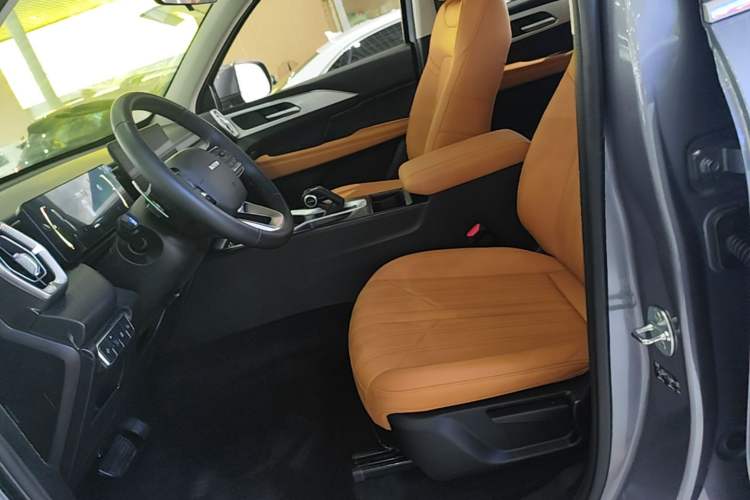 Used Haval H5 2023 2.0T Automatic 4x4 Innovation Edition – Diesel Left Front Seat