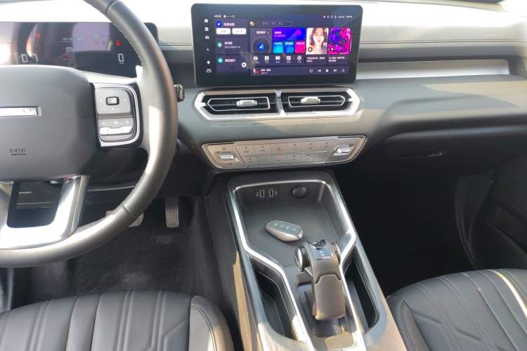 Used Haval H5 2023 2.0T Automatic All-Wheel Drive LinkedIn Gasoline Audio And AC Panel