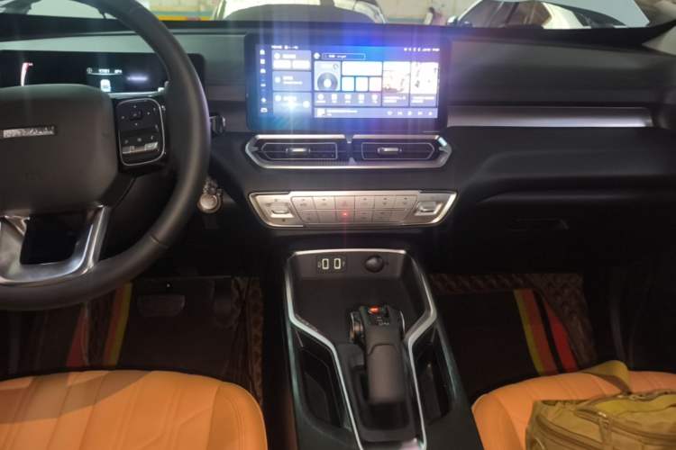 Used Haval H5 2023 2.0T Automatic All-Wheel Drive LinkedIn Gasoline Audio And AC Panel