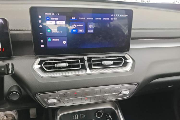 Used Haval H5 2023 2.0T Automatic All-Wheel Drive LinkedIn Gasoline Audio And AC Panel