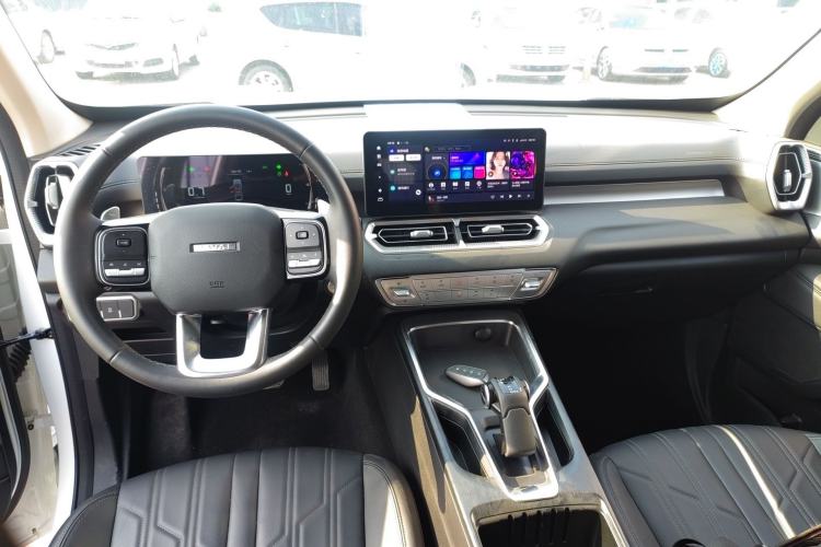 Used Haval H5 2023 2.0T Automatic All-Wheel Drive LinkedIn Gasoline Center Console