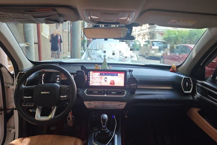 Used Haval H5 2023 2.0T Manual 4x4 Return-to-Order Custom Edition – Diesel Center Console