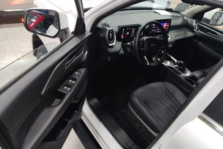 Used Haval H5 2023 2.0T Automatic All-Wheel Drive LinkedIn Gasoline Driver Seat
