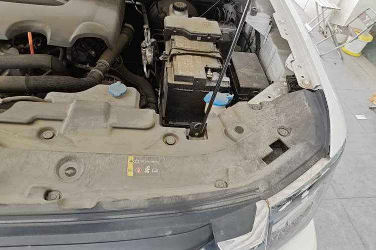 Used Haval H5 2023 2.0T Automatic All-Wheel Drive LinkedIn Gasoline Engine Bay Left