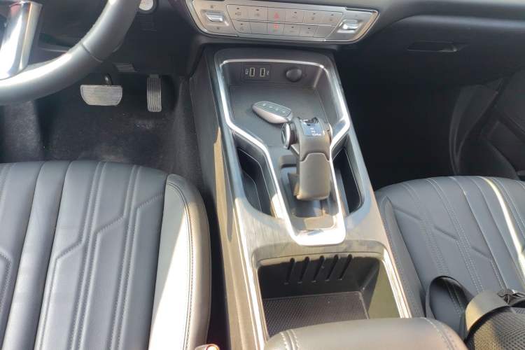 Used Haval H5 2023 2.0T Automatic All-Wheel Drive LinkedIn Gasoline Gear Lever