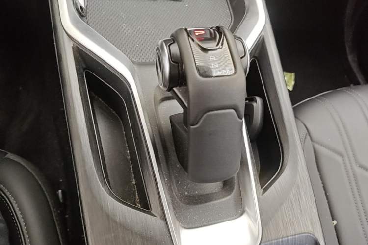 Used Haval H5 2023 2.0T Automatic All-Wheel Drive LinkedIn Gasoline Gear Lever