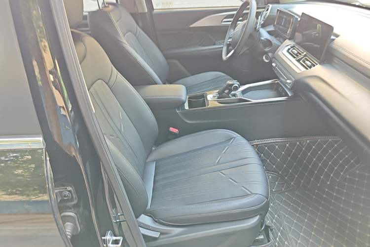 Used Haval H5 2024 2.0T Automatic All-Wheel Drive Flagship Gasoline Right Front Seat